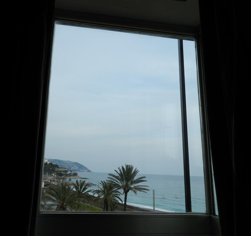 Residence Dei Fiori บอร์ดิเกรา ภายนอก รูปภาพ